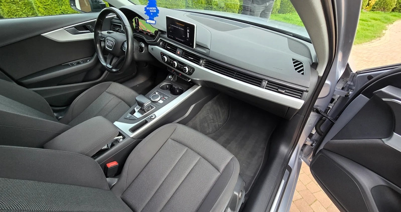 Audi A4 cena 84999 przebieg: 110440, rok produkcji 2017 z Łódź małe 704